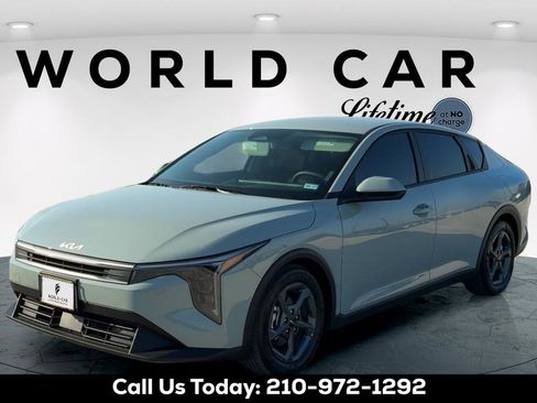 Certified 2025 Kia K4 image 7