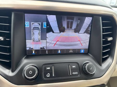 Used 2021 GMC Acadia Denali w/ Denali Technology Package FWD image 24