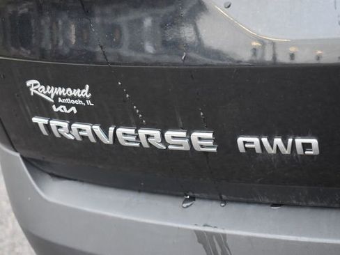 Used 2020 Chevrolet Traverse LT image 13
