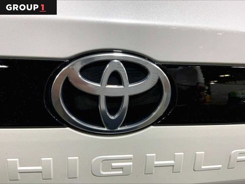 Certified 2024 Toyota Grand Highlander AWD image 10