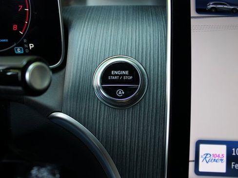 Used 2024 Mercedes-Benz GLC 300 image 18