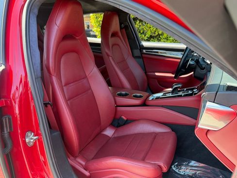 Used 2023 Porsche Panamera 4S w/ Premium Package image 35