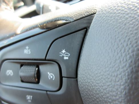 Certified 2023 Chevrolet Bolt EUV LT w/ Convenience Package FWD image 30