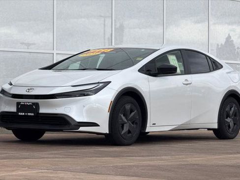 Certified 2025 Toyota Prius LE image 10