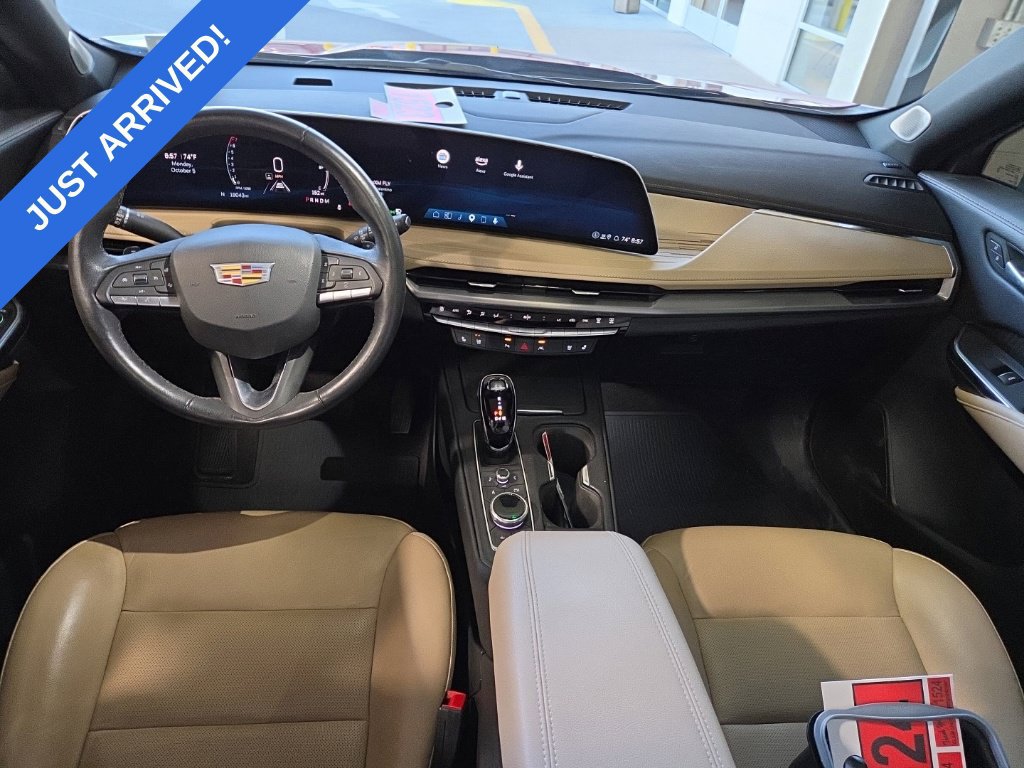 Used 2024 Cadillac XT4 Premium Luxury FWD image 5
