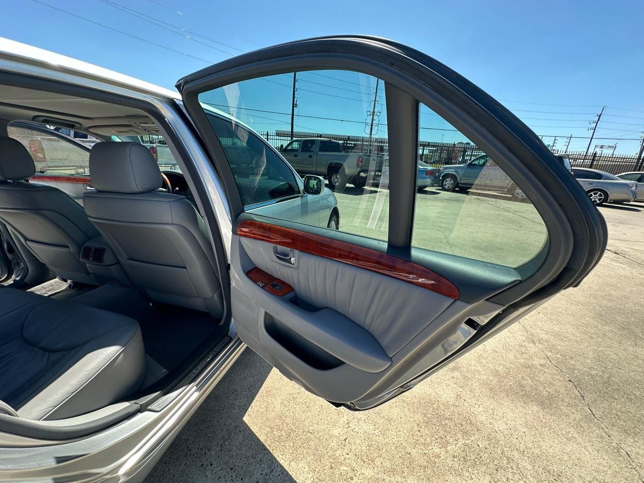 Used 2004 Lexus LS 430 RWD image 66