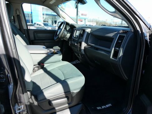 Used 2017 RAM 1500 Express image 16