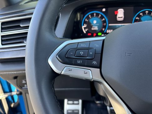 Certified 2025 Volkswagen Atlas Cross Sport SEL Premium R-Line image 25