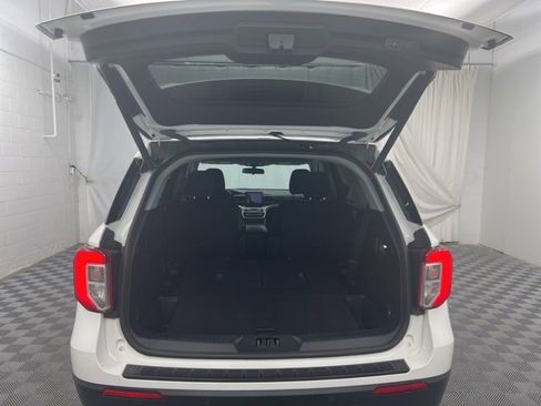 Used 2022 Ford Explorer XLT image 8