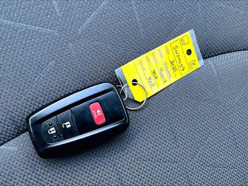 Used 2025 Toyota RAV4 XLE image 14