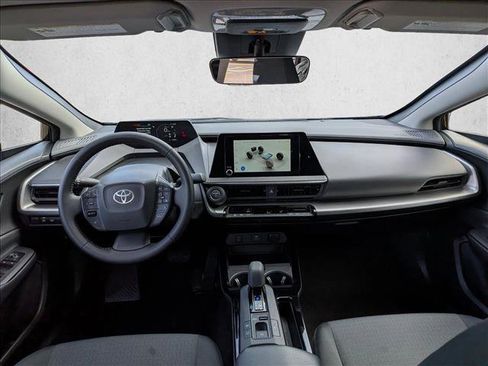 Used 2025 Toyota Prius LE image 18