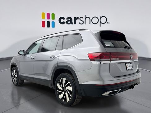 Used 2024 Volkswagen Atlas SE image 3