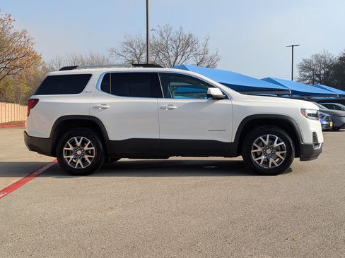 Used 2023 GMC Acadia SLT image 3