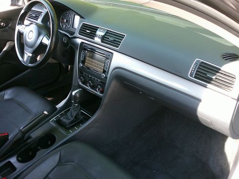 Used 2015 Volkswagen Passat 1.8T Limited Edition image 41