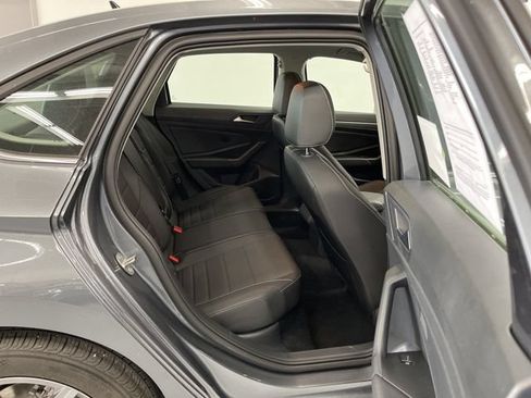 Certified 2023 Volkswagen Jetta SE FWD image 10