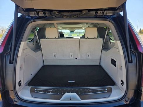Used 2021 Cadillac Escalade ESV Premium Luxury Platinum image 33