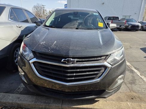 Used 2019 Chevrolet Equinox LT w/ Driver Convenience Package image 2