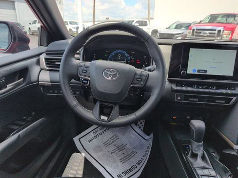 Certified 2025 Toyota Camry SE w/ Convenience Package FWD image 13