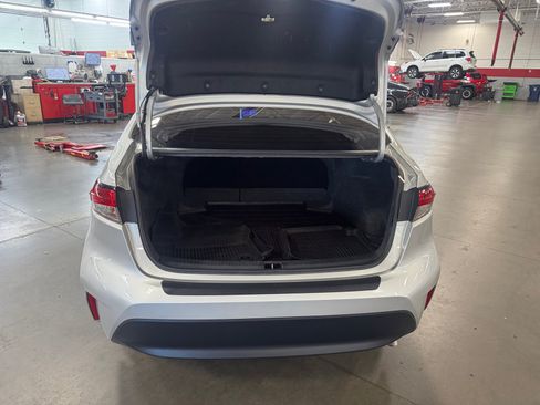 Used 2025 Toyota Corolla LE FWD image 34