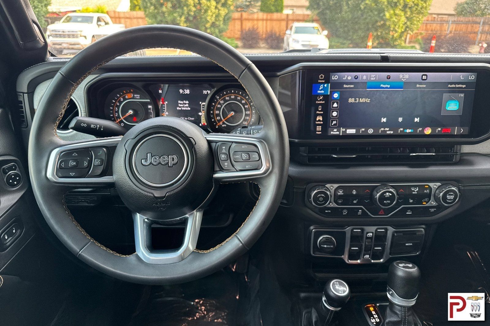 Used 2024 Jeep Wrangler Unlimited Sahara AWD/4WD image 15