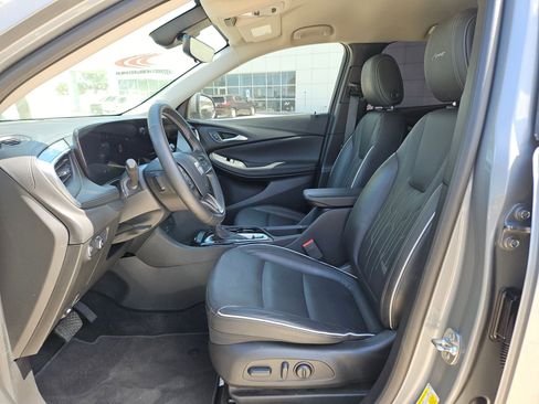 Certified 2025 Buick Encore GX Avenir w/ Avenir Technology Package image 9