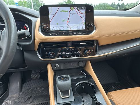 Used 2022 Nissan Rogue Platinum w/ Head-Up Display Package image 21