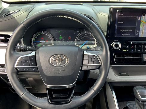 Used 2021 Toyota Highlander Platinum image 6