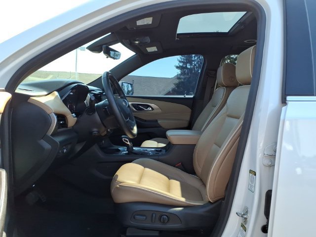 Used 2023 Chevrolet Traverse Premier AWD/4WD image 13