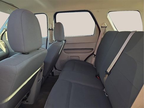 Used 2011 Ford Escape XLS w/ 101A Rapid Spec Order Code image 9