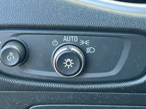 Used 2023 Chevrolet Malibu LT FWD image 17