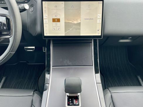 New 2026 Land Rover Range Rover Velar Dynamic SE image 19