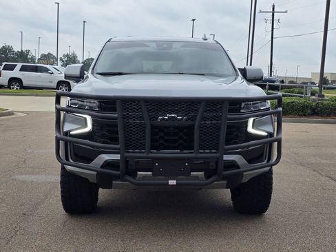 Used 2024 Chevrolet Tahoe Z71 w/ Luxury Package AWD/4WD image 2