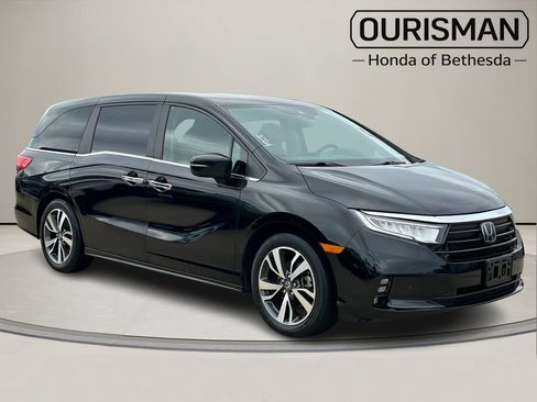 Used 2024 Honda Odyssey Touring image 2