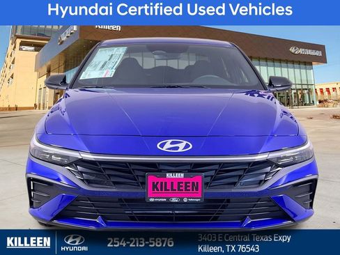 Used 2025 Hyundai Elantra Sport image 2