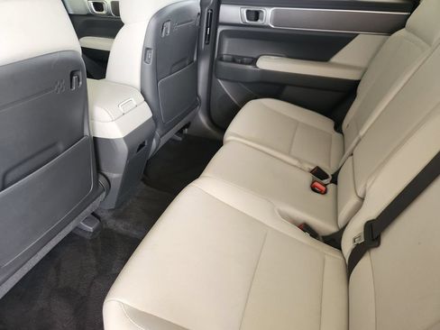 Used 2025 Hyundai Santa Fe SE FWD image 29