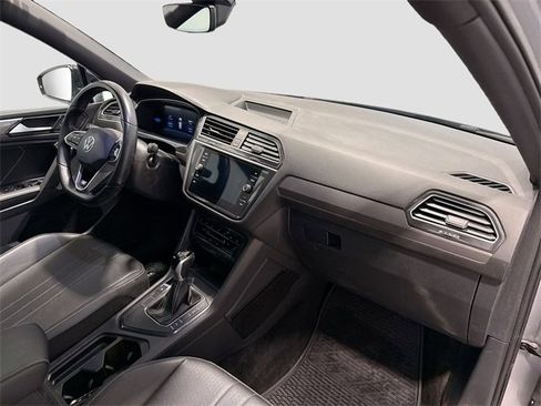 Used 2023 Volkswagen Tiguan SE R-Line image 19