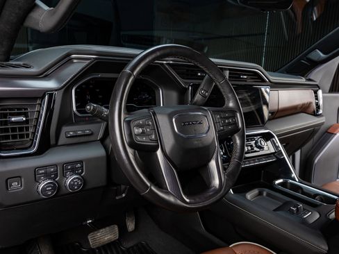 Used 2024 GMC Sierra 3500 Denali Ultimate image 15