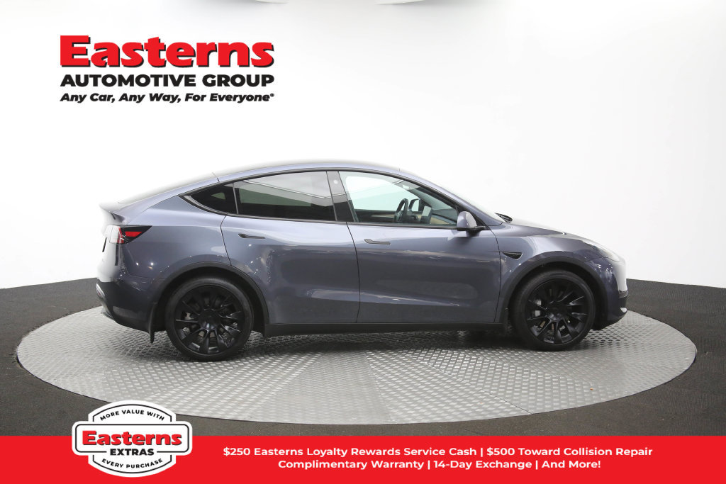 Used 2022 Tesla Model Y Long Range AWD/4WD image 41