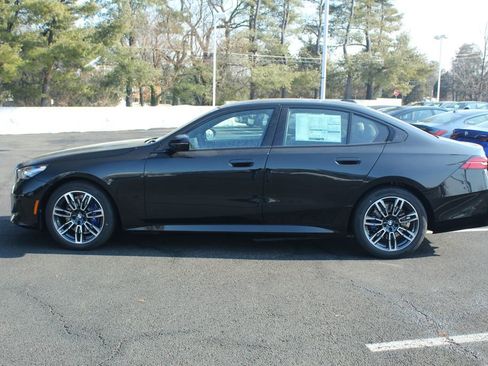 New 2026 BMW 530i xDrive w/ M Sport Package AWD/4WD image 5