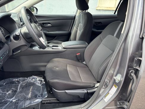 Used 2025 Nissan Sentra SV FWD image 21