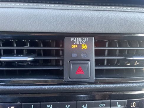 Used 2024 Volkswagen Taos SE image 25