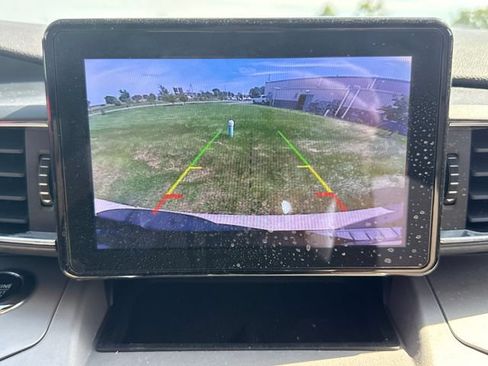 Used 2023 Ford Explorer XLT w/ Equipment Group 202A AWD/4WD image 26