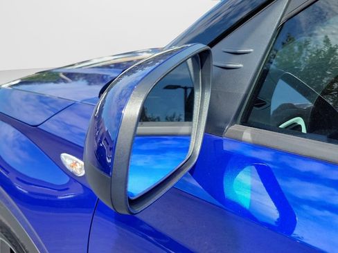 Certified 2025 Hyundai Venue Limited FWD image 11