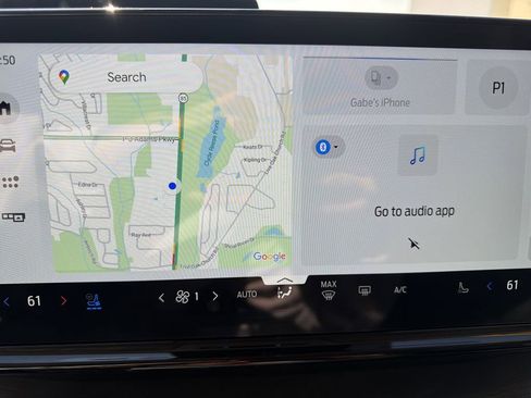 Used 2025 Ford Expedition Platinum image 32