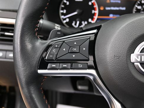 Used 2024 Nissan Altima 2.0 SR FWD image 19
