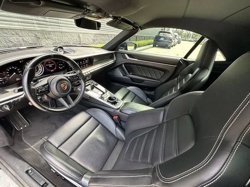 Certified 2022 Porsche 911 Turbo AWD/4WD image 4