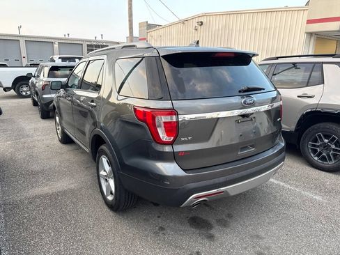 Used 2016 Ford Explorer XLT w/ Equipment Group 202A AWD/4WD image 4