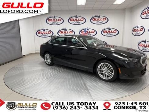 Used 2024 BMW 530i RWD image 2