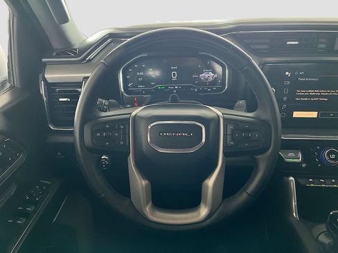 Used 2025 GMC Sierra 1500 Denali AWD/4WD image 11