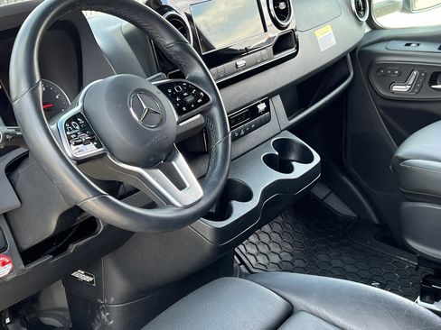 Used 2020 Mercedes-Benz Sprinter 3500 image 13